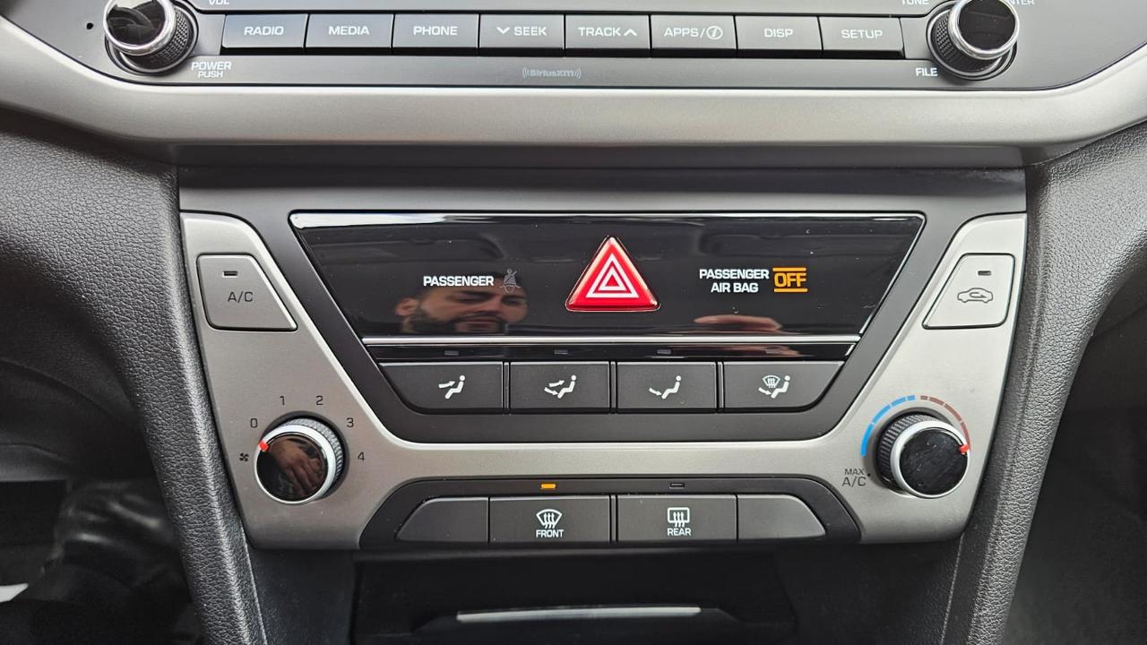 2017 Hyundai Elantra GL Photo