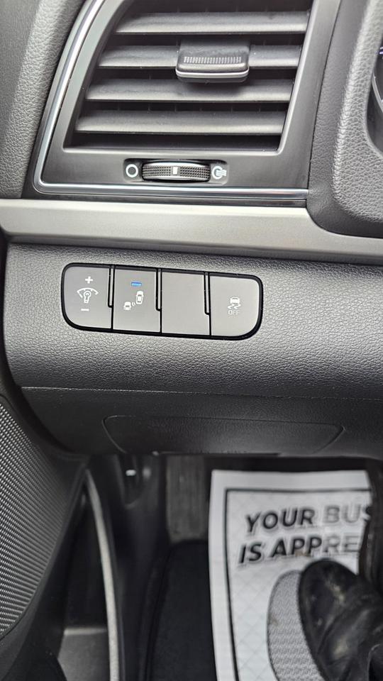 2017 Hyundai Elantra GL Photo