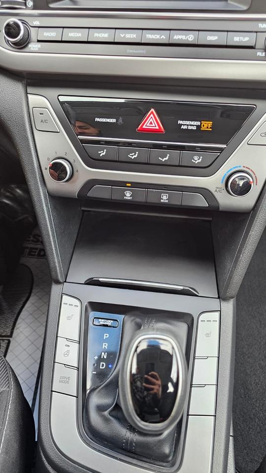 2017 Hyundai Elantra GL Photo