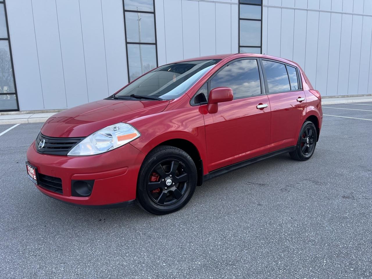 2011 Nissan Versa SL Photo