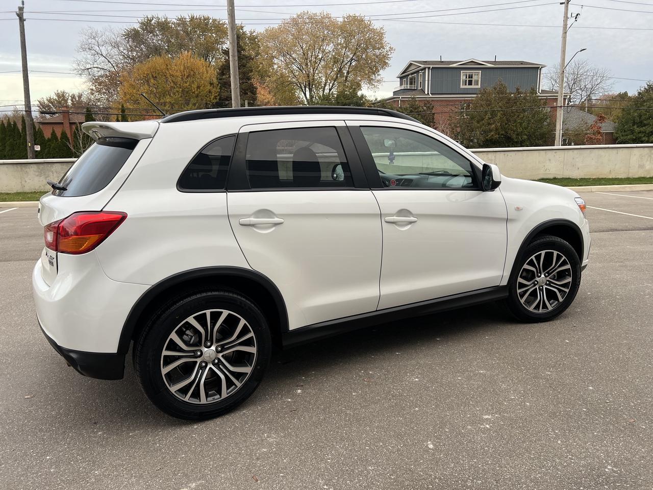 2016 Mitsubishi RVR GT Photo