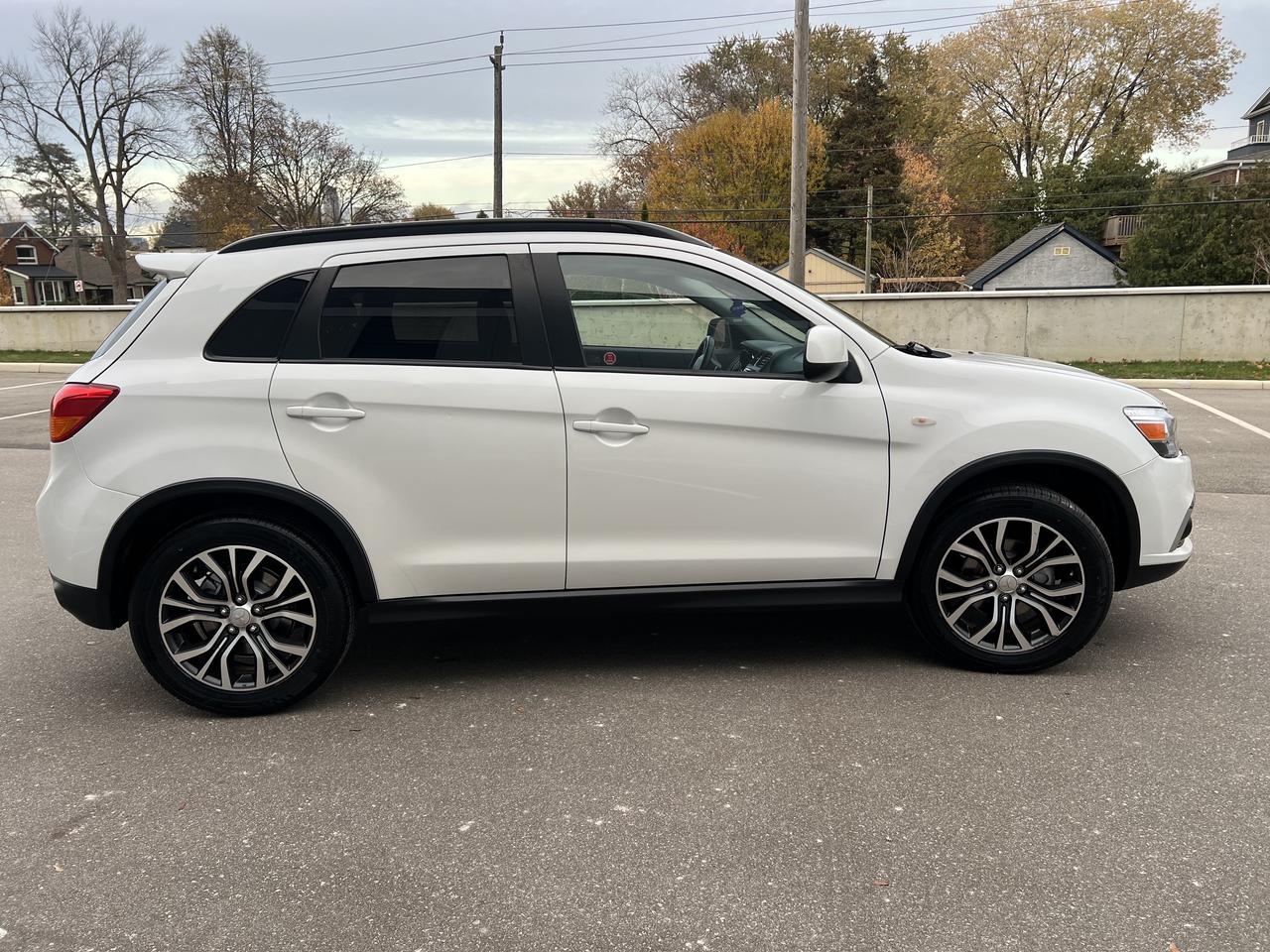 2016 Mitsubishi RVR GT Photo