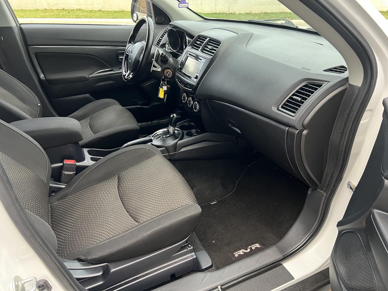 2016 Mitsubishi RVR GT Photo