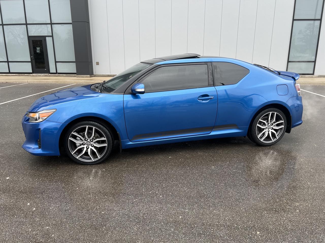 2015 Scion tC SPORTS Photo2