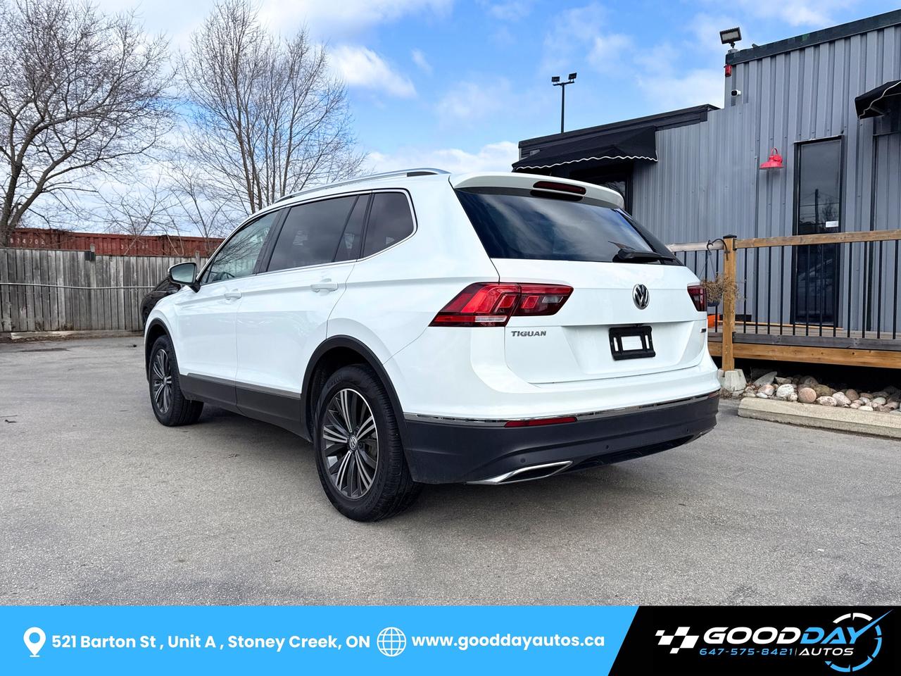 2019 Volkswagen Tiguan HIGHLINE 1 OWNR DEALR SERVCD TWO SETS OF TIRS/RIMS Photo