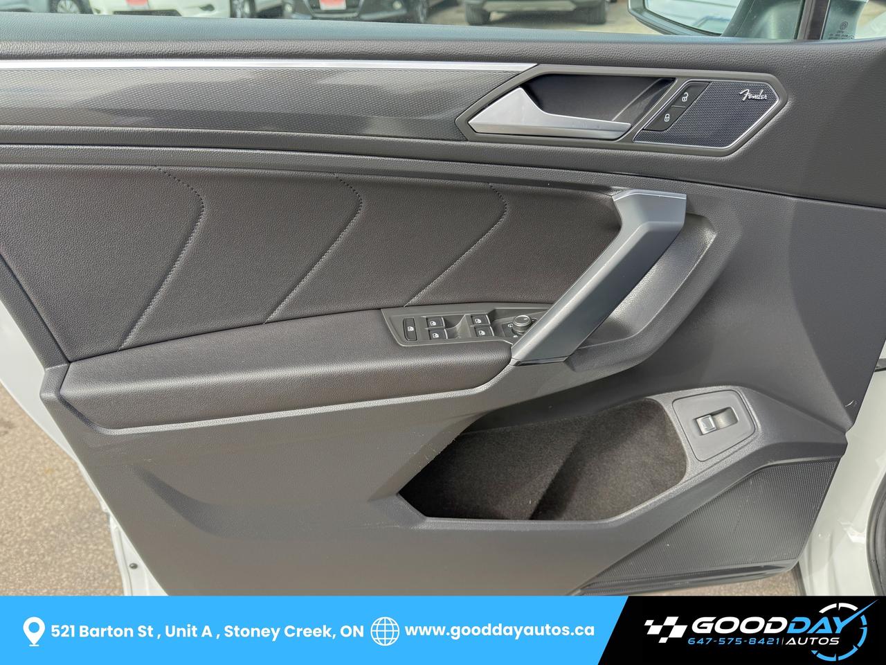 2019 Volkswagen Tiguan HIGHLINE 1 OWNR DEALR SERVCD TWO SETS OF TIRS/RIMS Photo