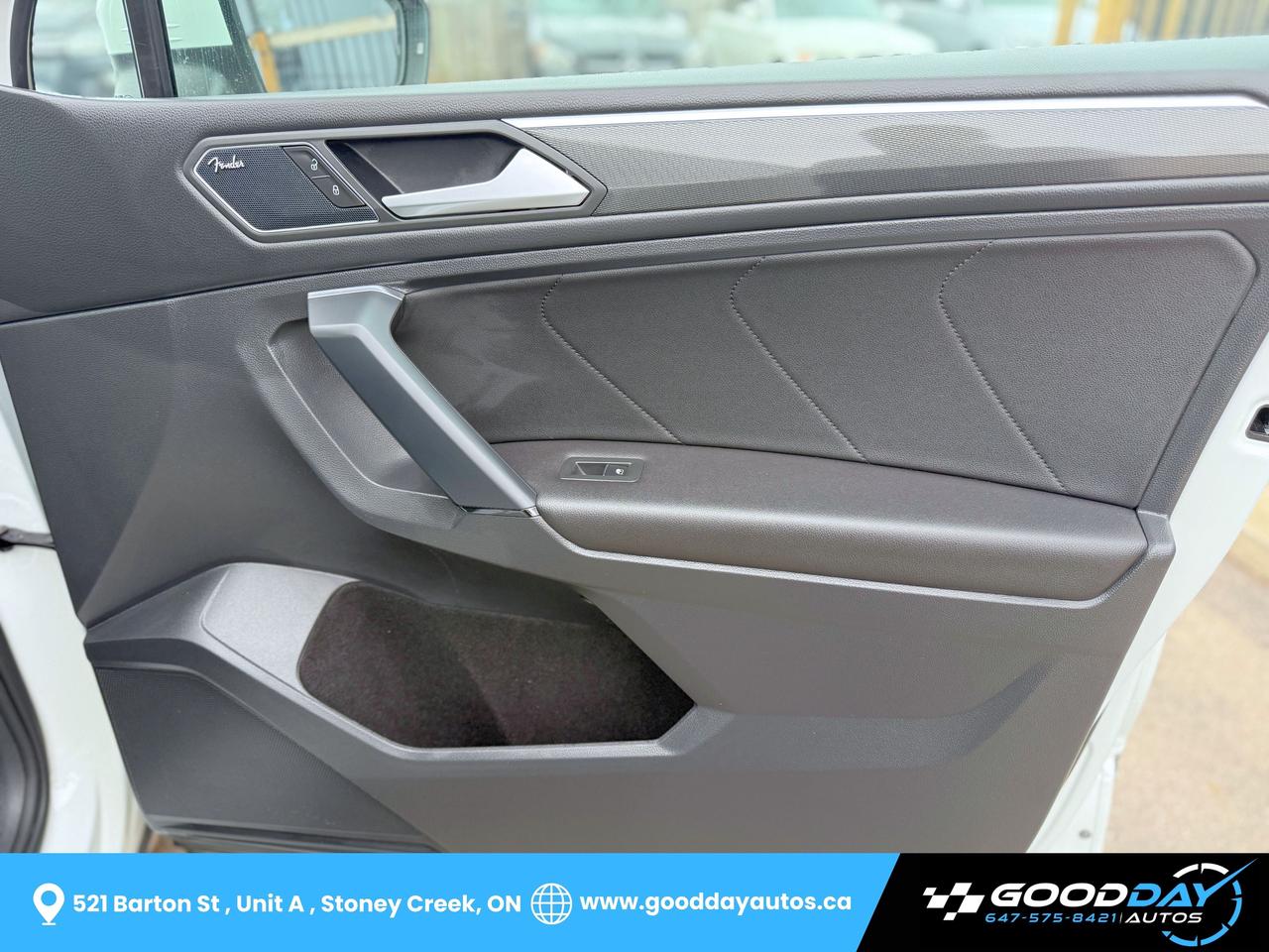 2019 Volkswagen Tiguan HIGHLINE 1 OWNR DEALR SERVCD TWO SETS OF TIRS/RIMS Photo