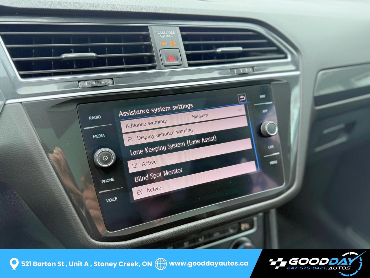 2019 Volkswagen Tiguan HIGHLINE 1 OWNR DEALR SERVCD TWO SETS OF TIRS/RIMS Photo