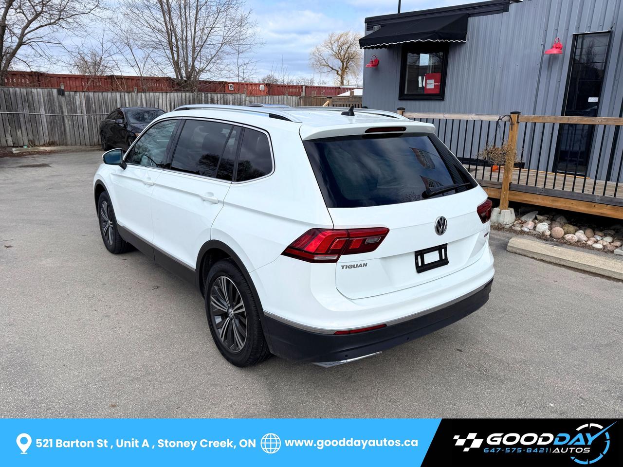 2019 Volkswagen Tiguan HIGHLINE 1 OWNR DEALR SERVCD TWO SETS OF TIRS/RIMS Photo
