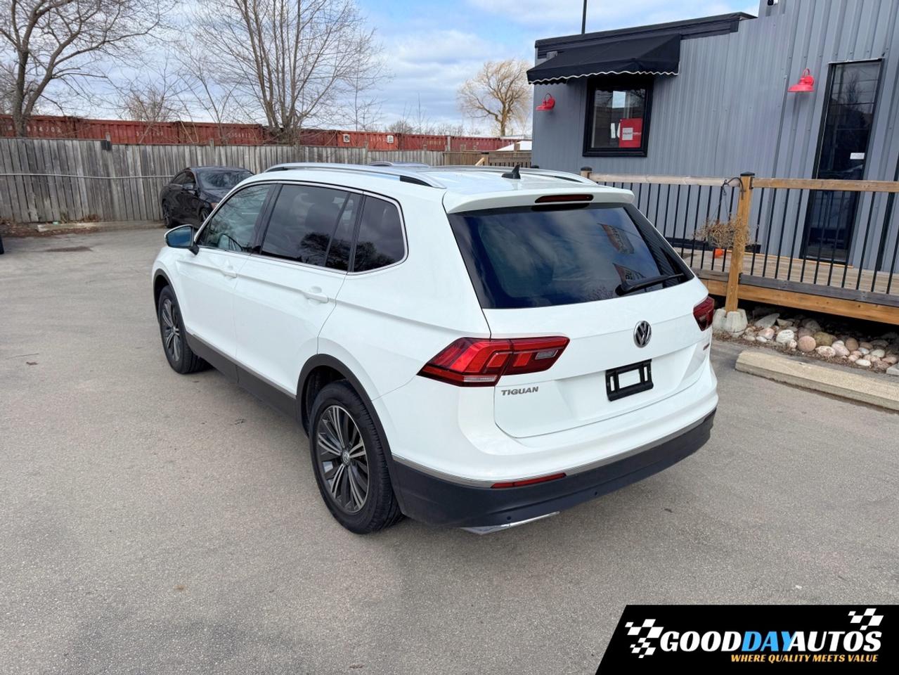 2019 Volkswagen Tiguan HIGHLINE | ONE OWNER | 2 SETS OF TIRES & RIMS Photo