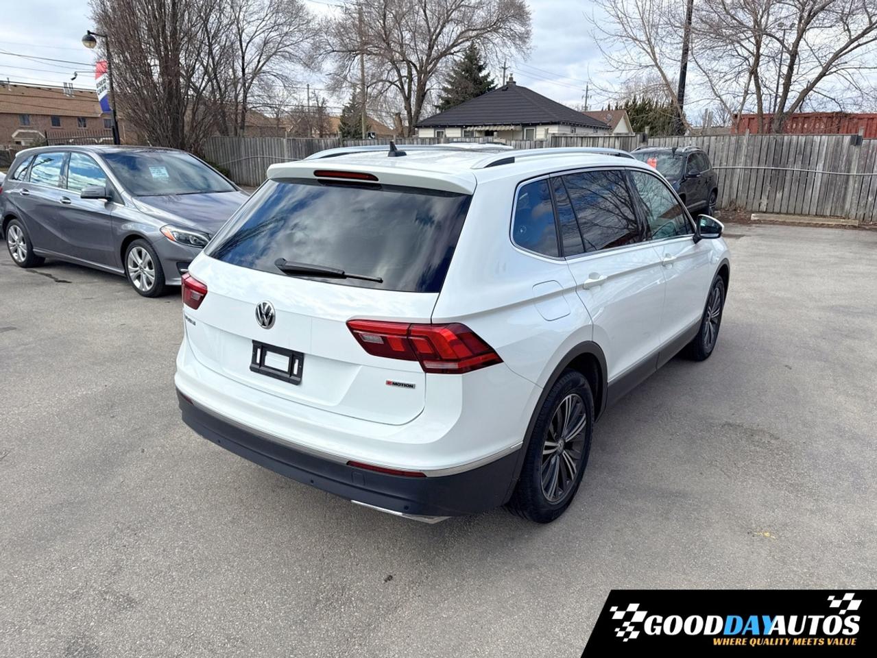 2019 Volkswagen Tiguan HIGHLINE | ONE OWNER | 2 SETS OF TIRES & RIMS Photo