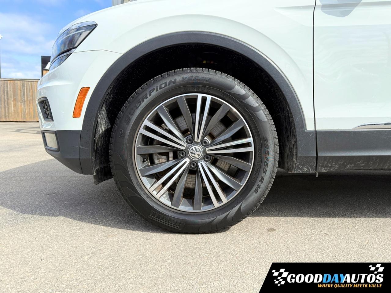2019 Volkswagen Tiguan HIGHLINE | ONE OWNER | 2 SETS OF TIRES & RIMS Photo