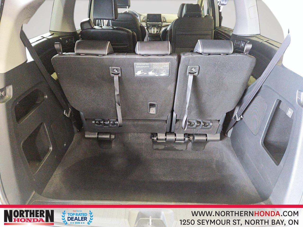 2022 Honda Odyssey Touring FWD Photo