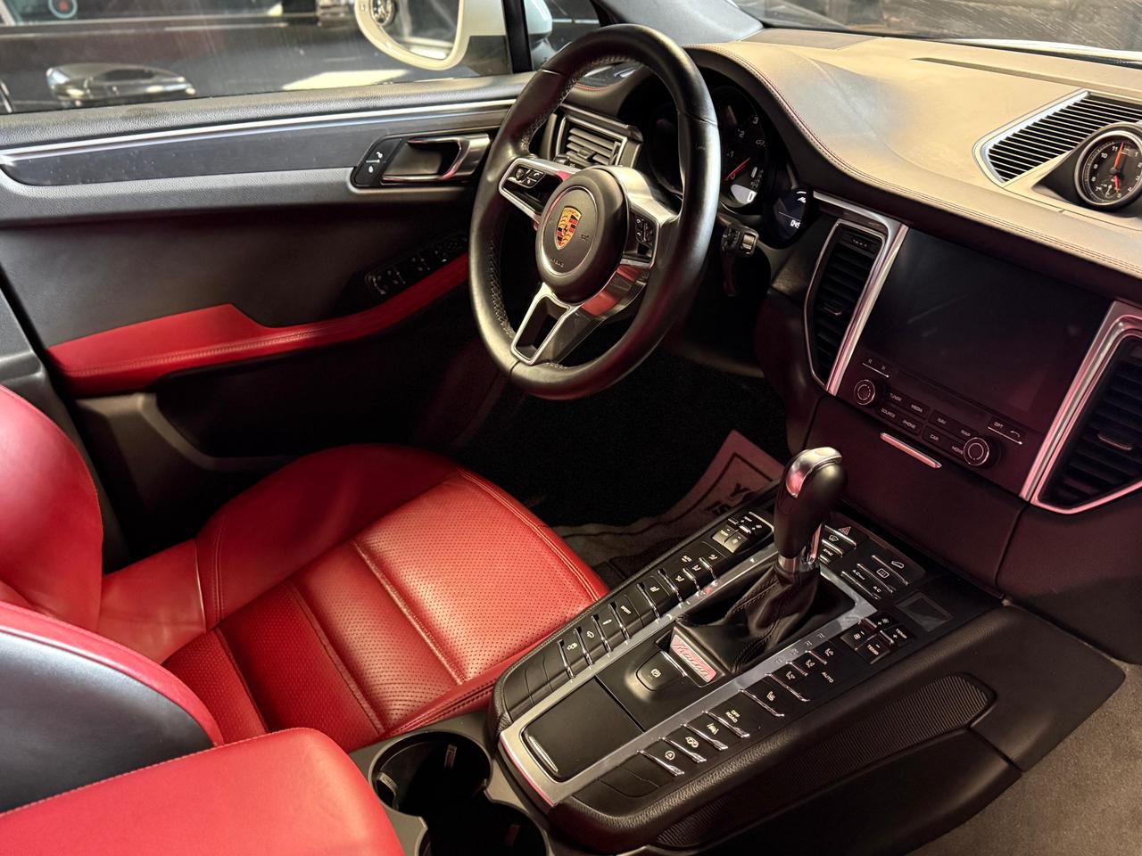 2017 Porsche Macan GTS/PSE/CLEAN CARFAX/LOADED/KEYLESS GO Photo