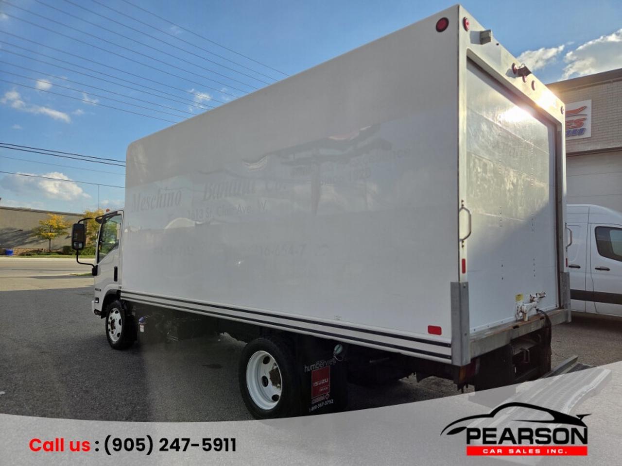 2018 Isuzu NRR  Photo