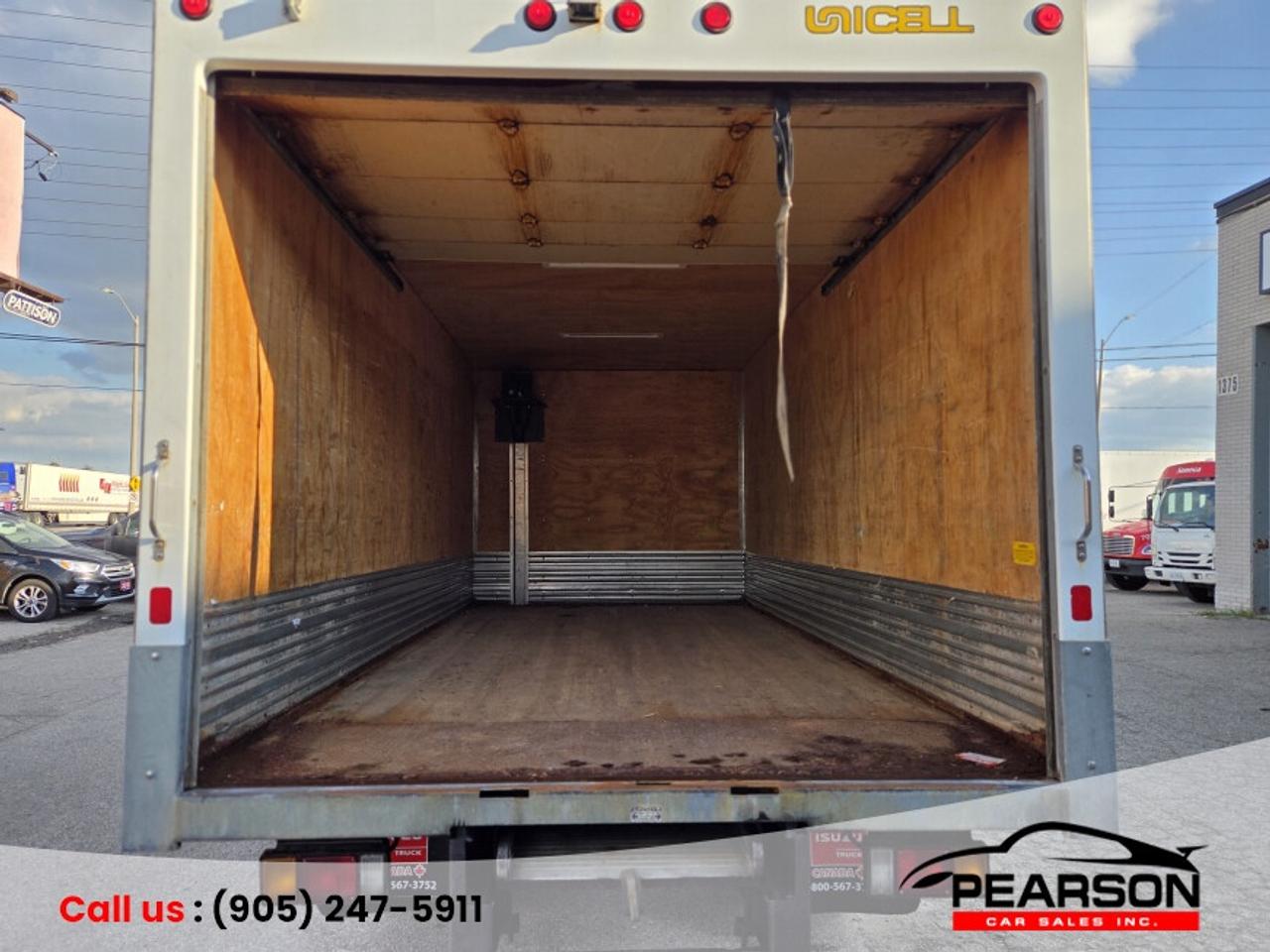 2018 Isuzu NRR  Photo