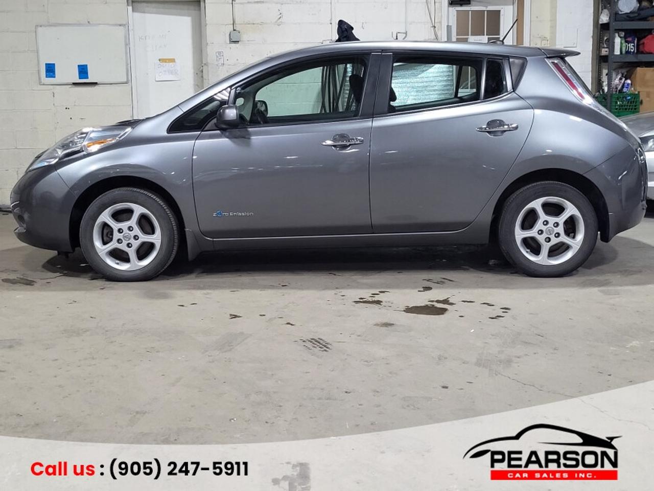 2015 Nissan Leaf SV Photo