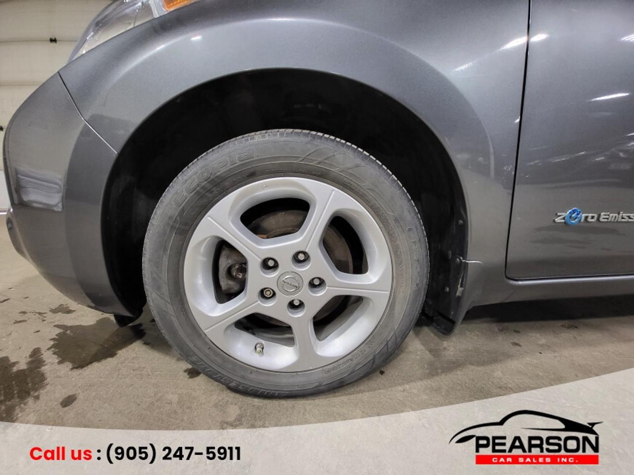 2015 Nissan Leaf SV Photo