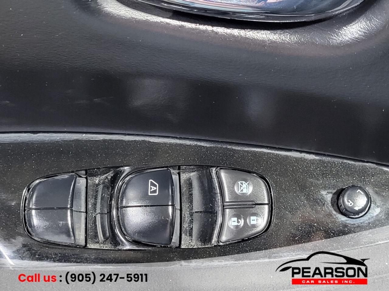 2015 Nissan Leaf SV Photo