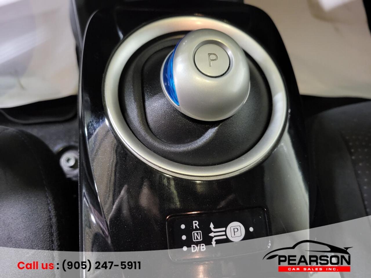 2015 Nissan Leaf SV Photo