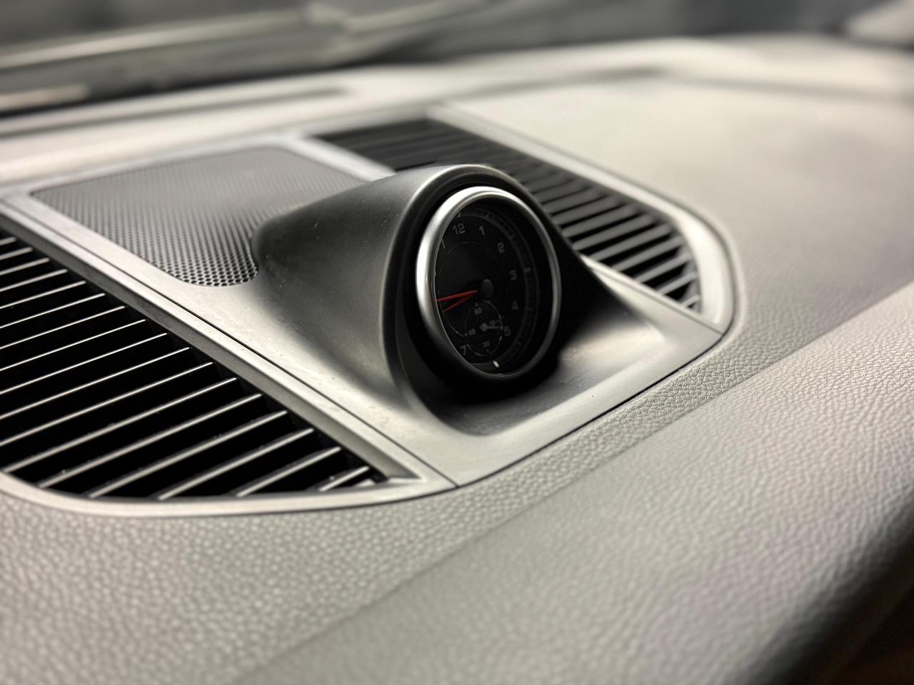 2017 Porsche Macan PDLS+ LOADED|CLEAN TITLE|PANOROOF|BOSE SOUND Photo