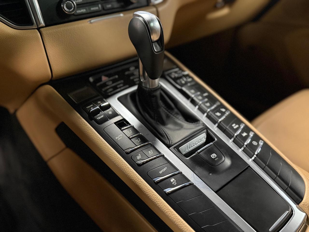 2017 Porsche Macan PDLS+ LOADED|CLEAN TITLE|PANOROOF|BOSE SOUND Photo