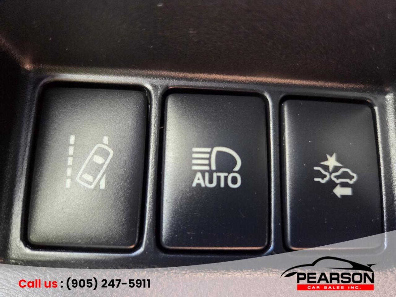 2018 Toyota Yaris LE Photo