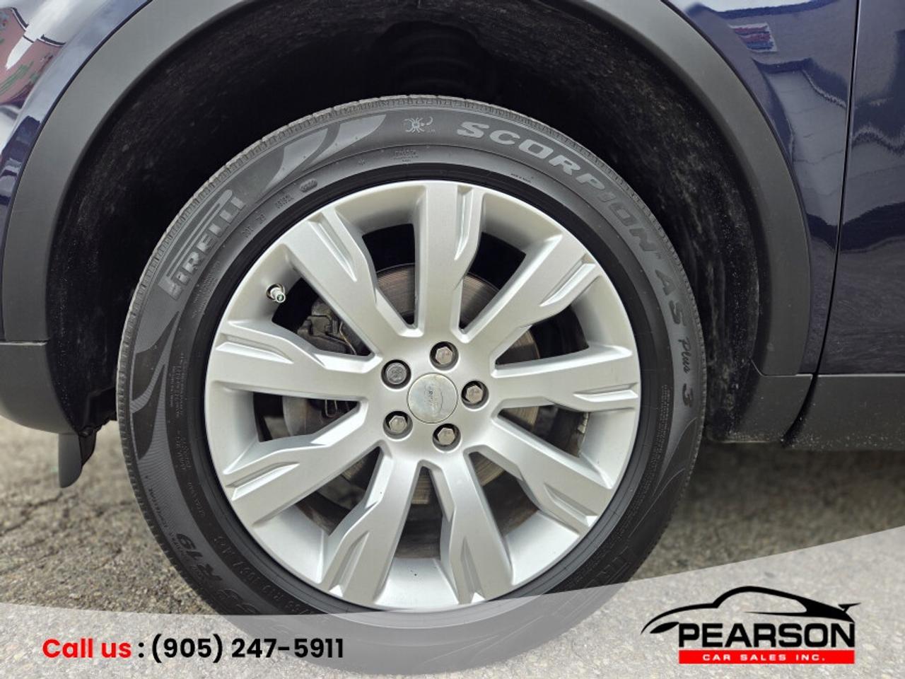 2016 Land Rover Discovery Sport HSE LUX Photo