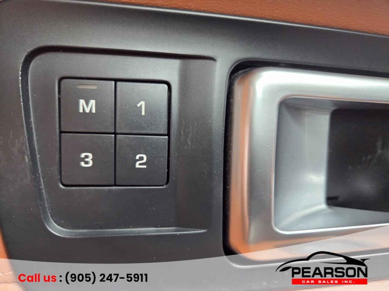 2016 Land Rover Discovery Sport HSE LUX Photo