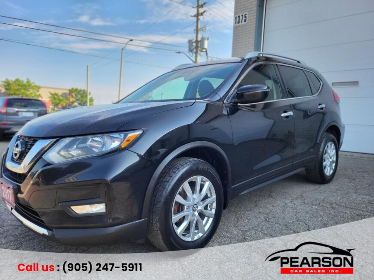 2017 Nissan Rogue SV Photo0