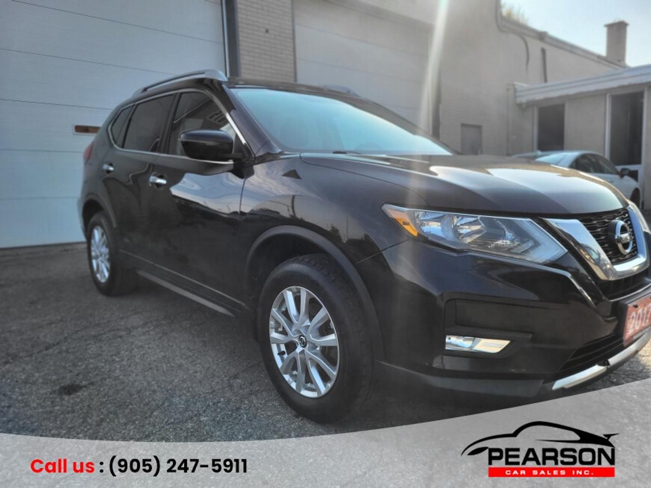 2017 Nissan Rogue SV Photo