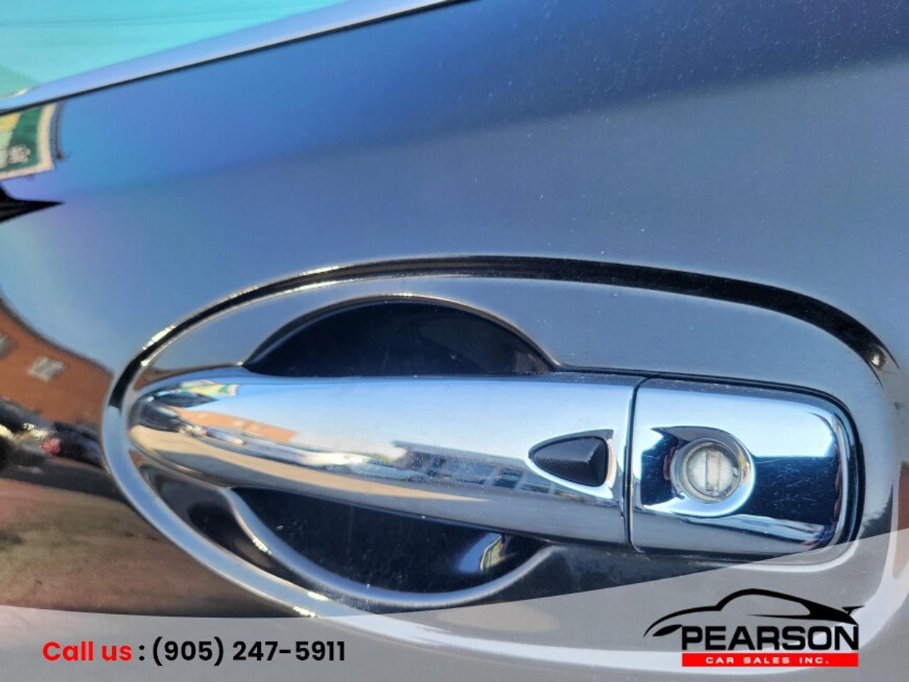 2017 Nissan Rogue SV Photo