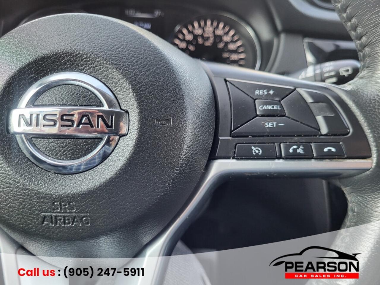 2017 Nissan Rogue SV Photo