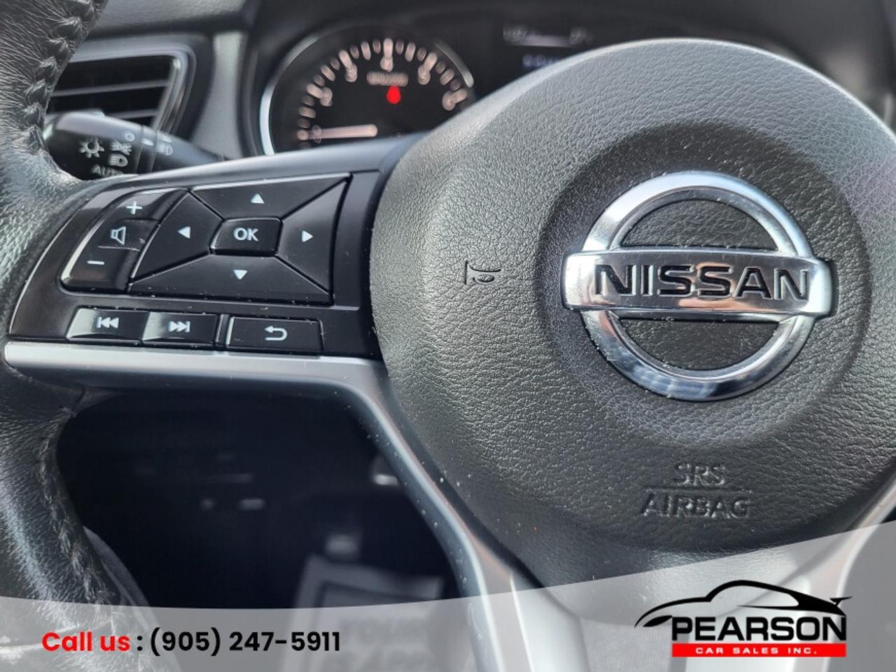 2017 Nissan Rogue SV Photo