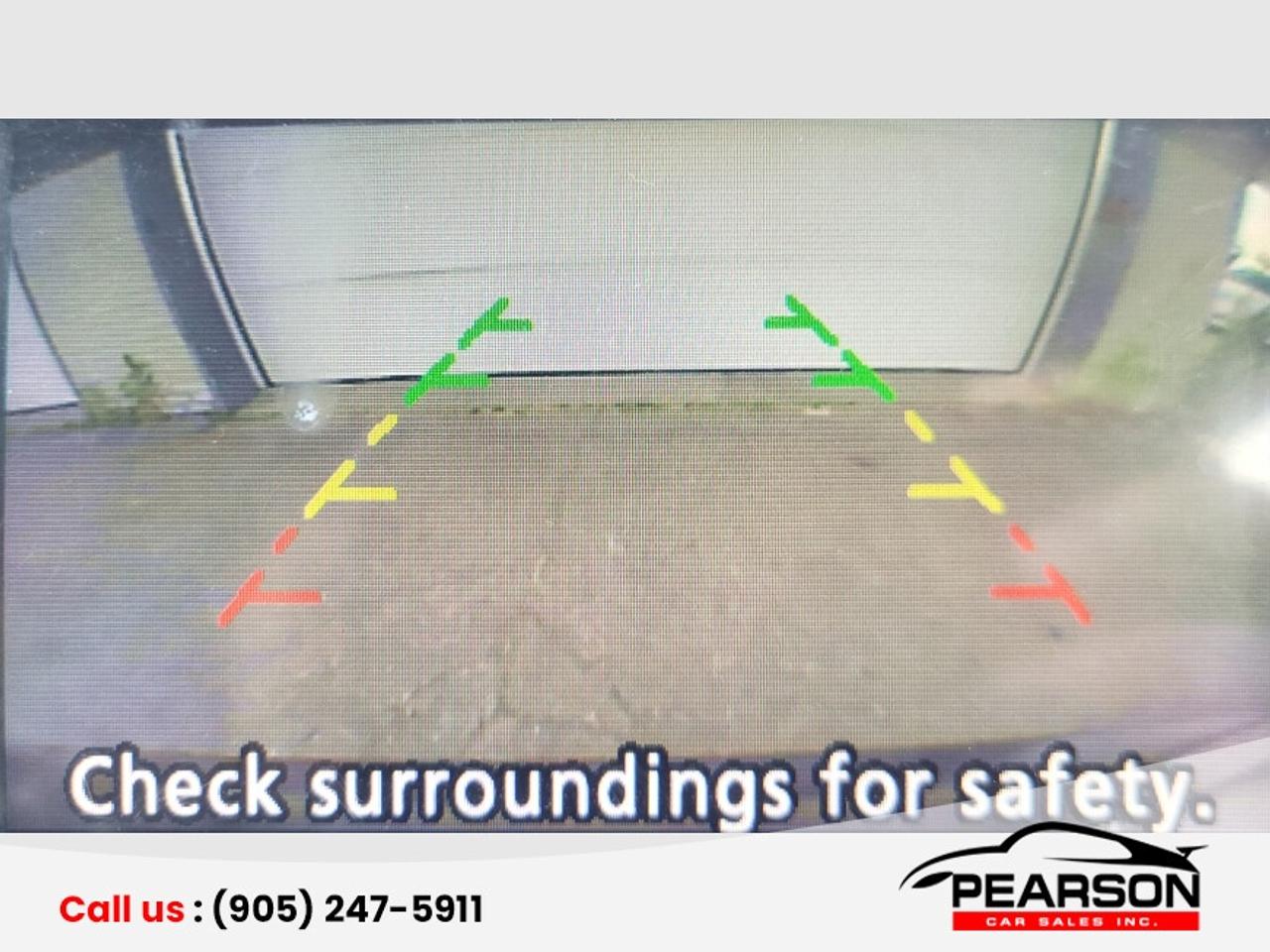 2017 Nissan Rogue SV Photo