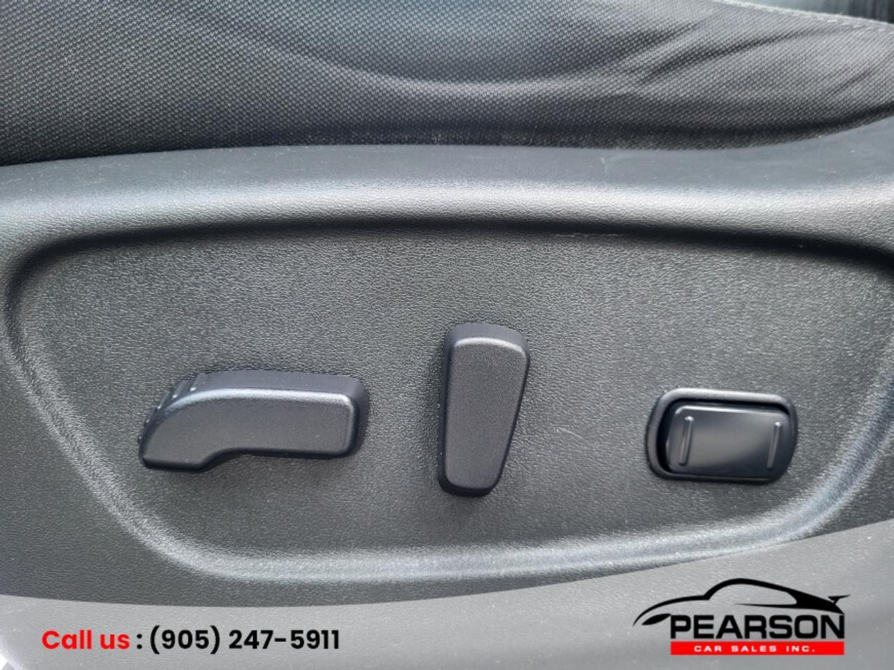 2017 Nissan Rogue SV Photo