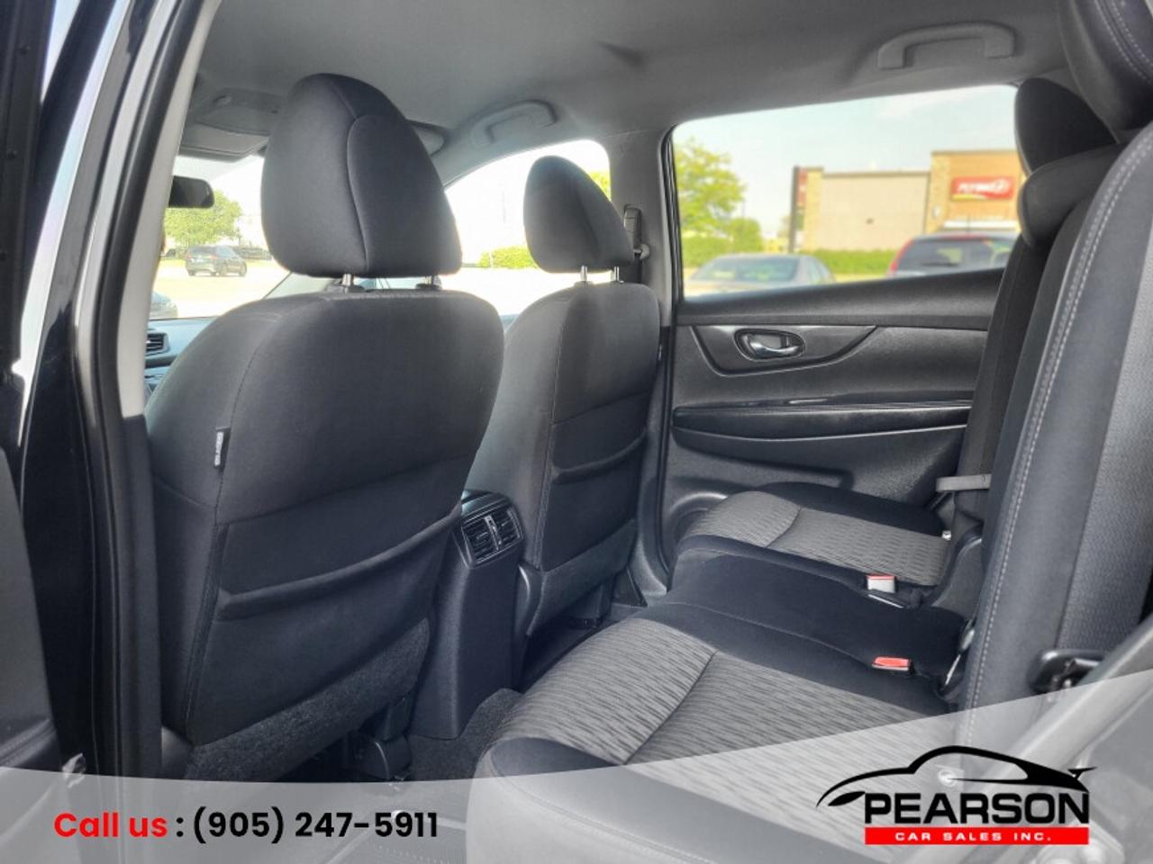 2017 Nissan Rogue SV Photo