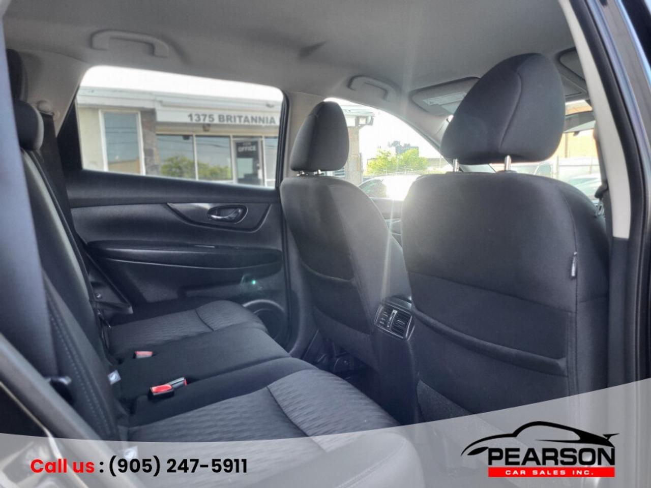 2017 Nissan Rogue SV Photo