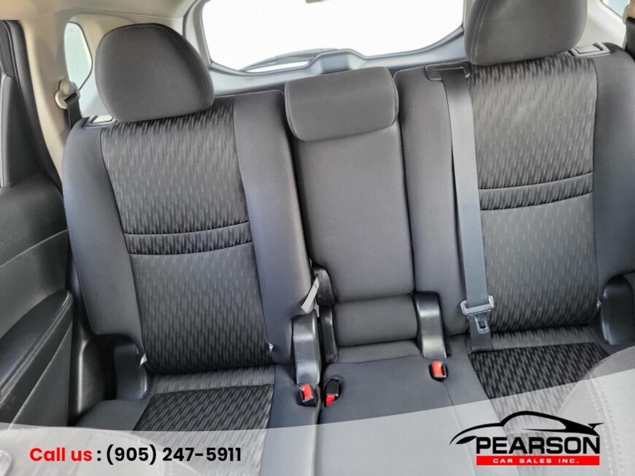 2017 Nissan Rogue SV Photo