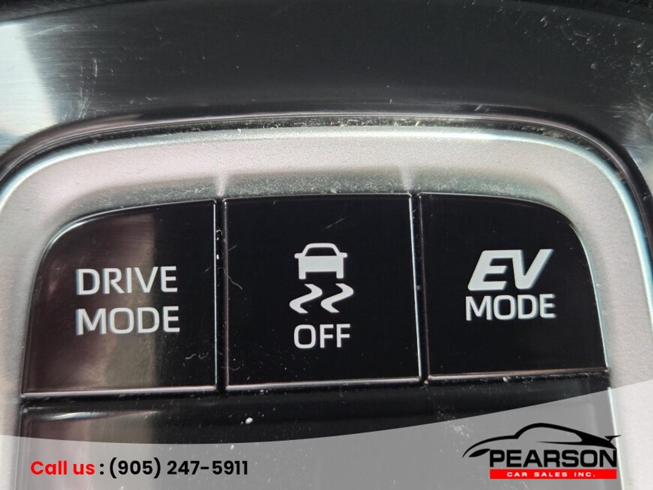 2021 Toyota Corolla LE Hybrid Photo