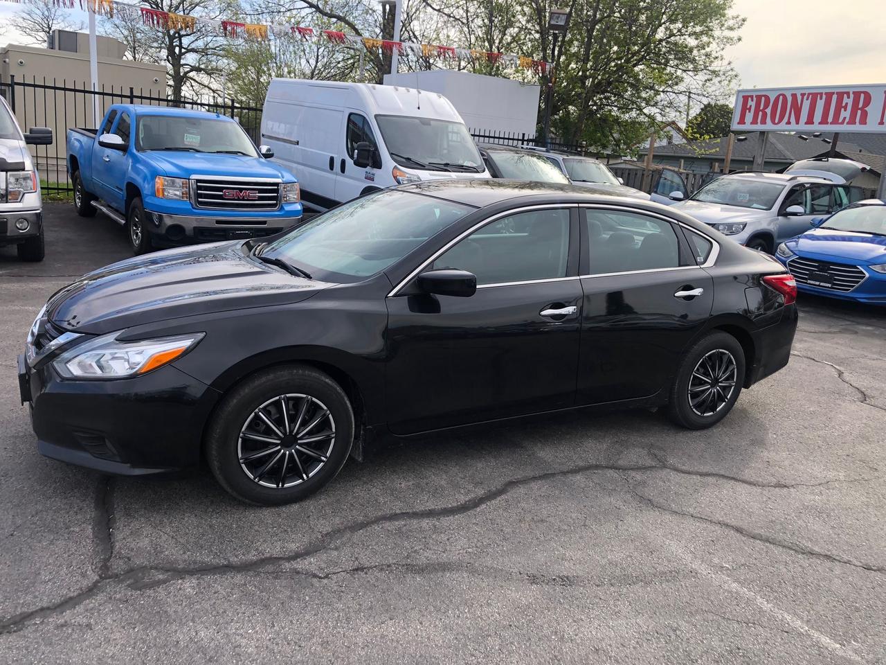 2017 Nissan Altima 2.5 S Photo0