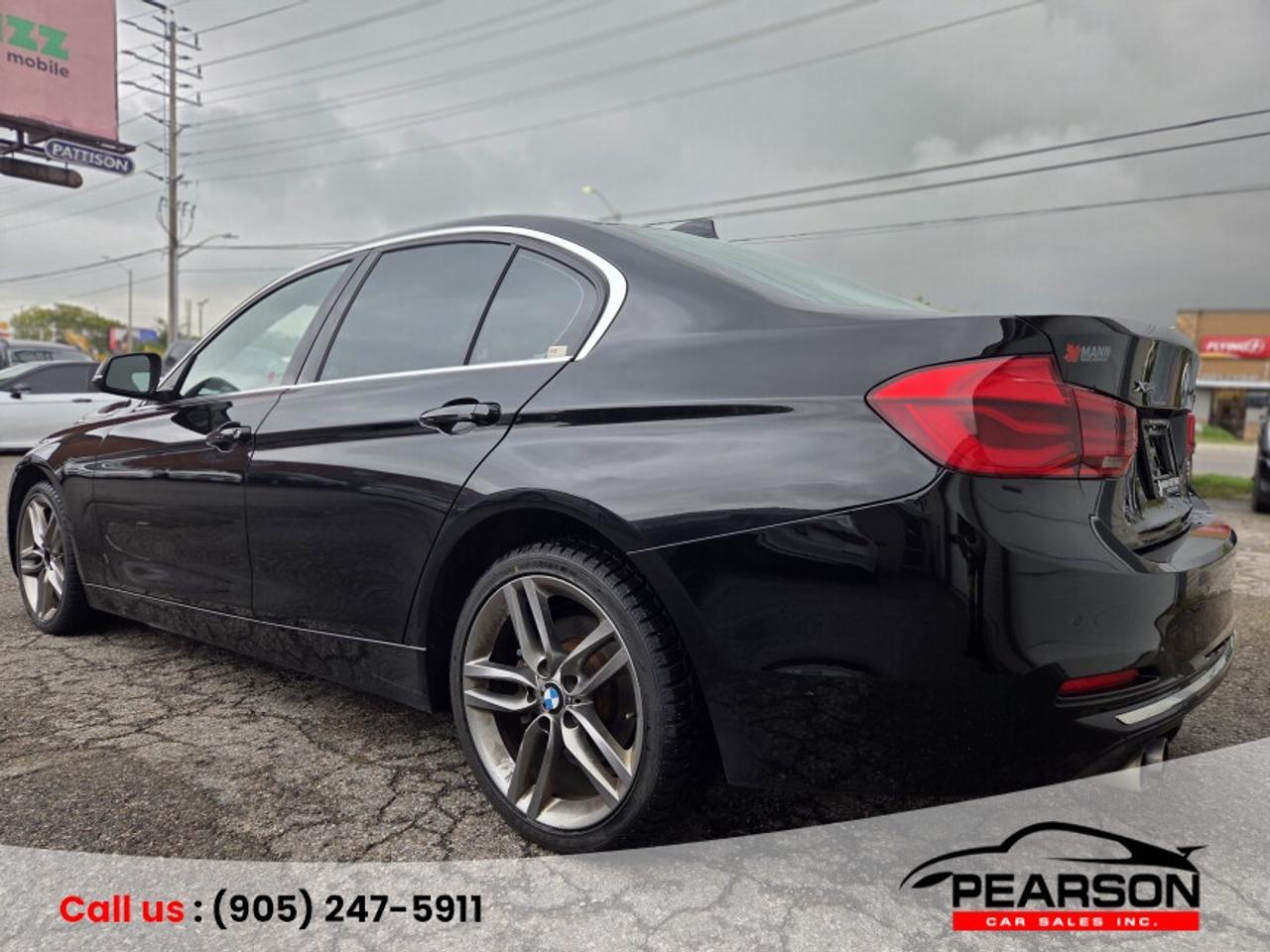 2017 BMW 3-Series 330i xDrive Photo2