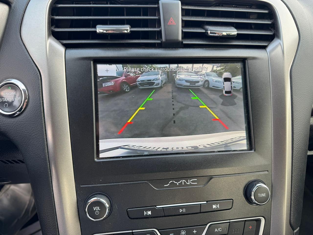 2020 Ford Fusion SE Photo