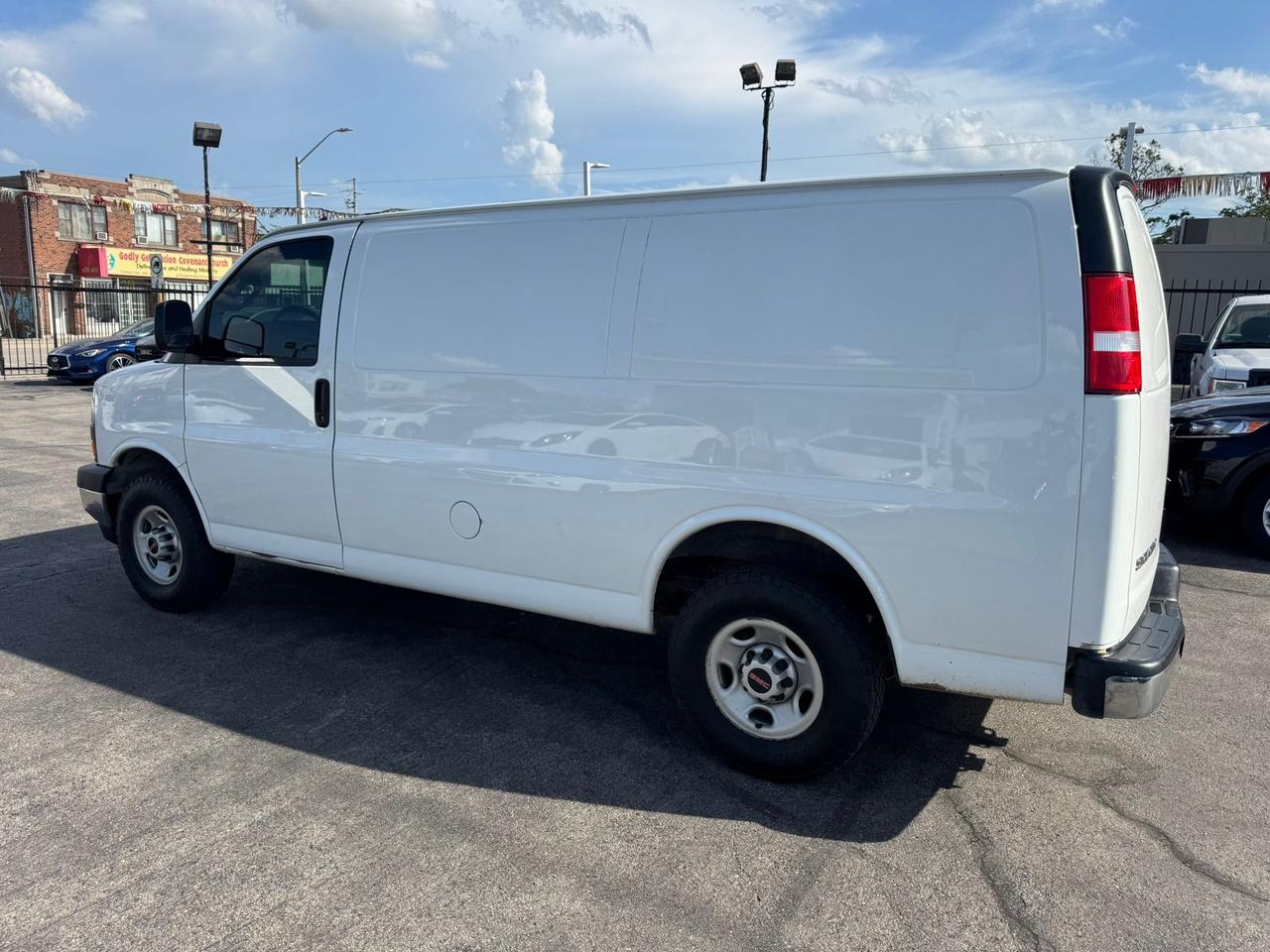 2020 GMC Savana 2500 135 Photo