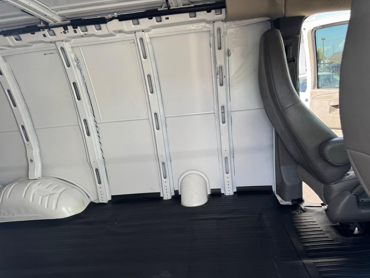 2020 GMC Savana 2500 135 Photo