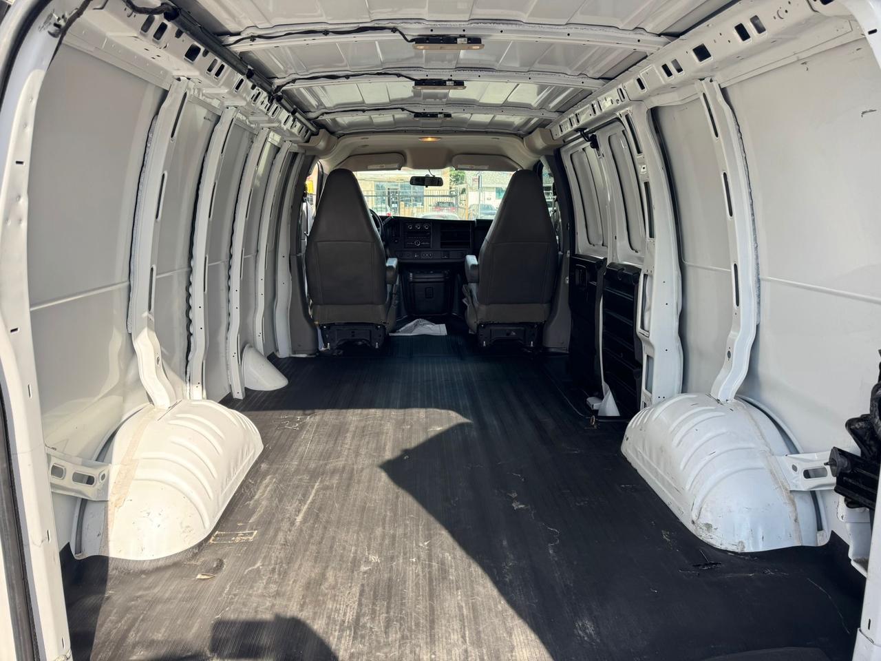 2020 GMC Savana 2500 135 Photo