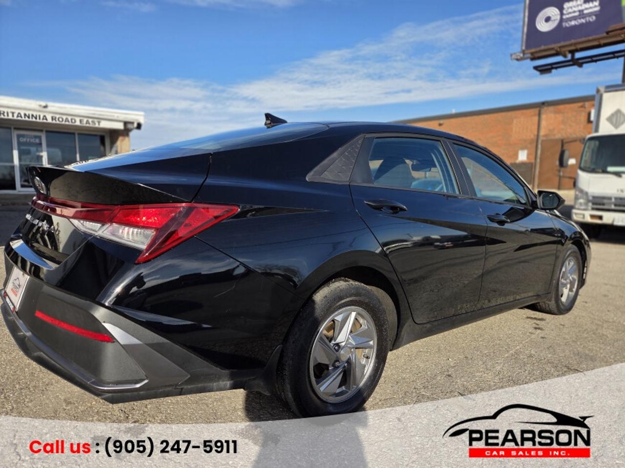 2024 Hyundai Elantra Essential IVT Photo