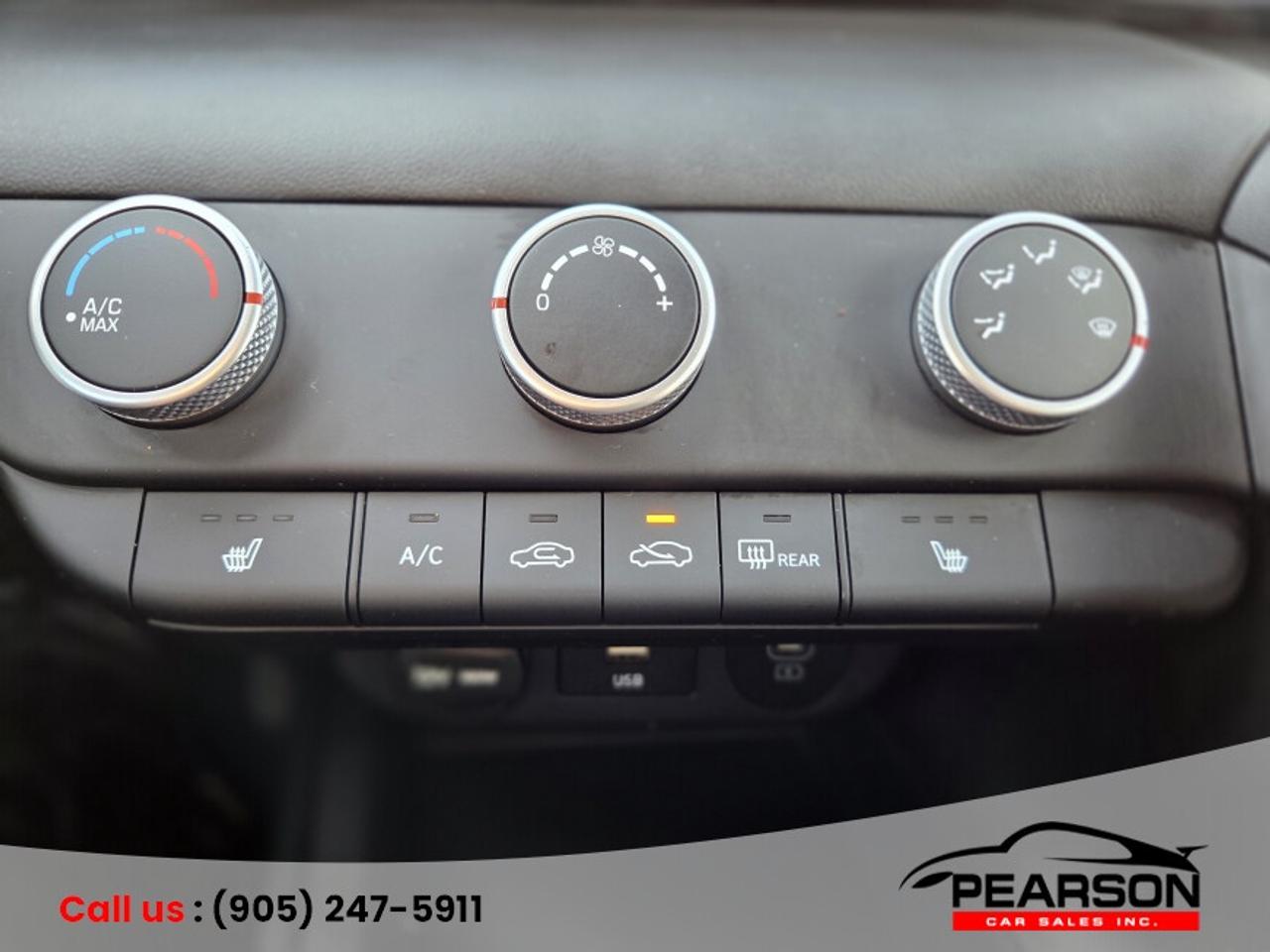 2024 Hyundai Elantra Essential IVT Photo