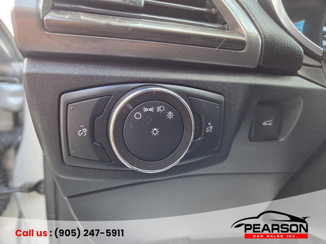 2019 Ford Fusion Hybrid SEL Photo