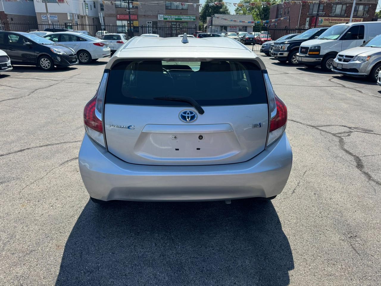 2016 Toyota Prius c HYBRID  Photo4